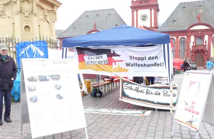 Stand des Friedensplenums bei der DBG-Mai-Kundgebung 2013
